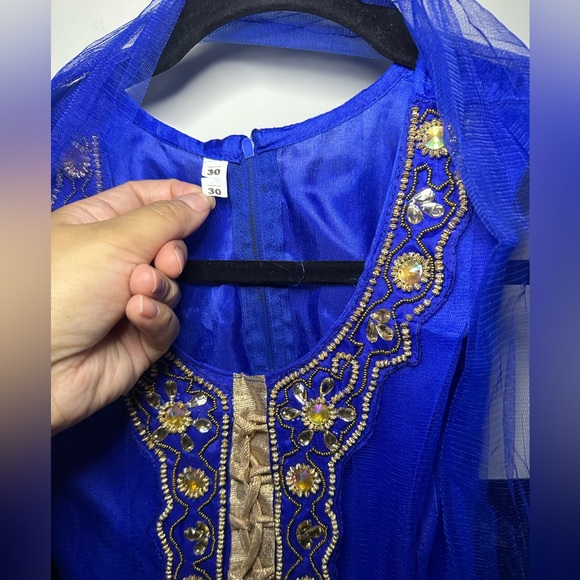 Girls Traditional Indian pant style outfit with tunic and sash - Picture 3 of 12